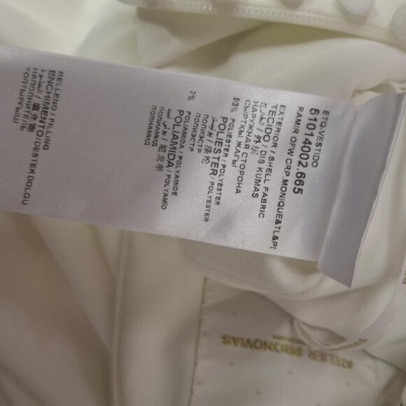 Pronovias "Ramir" Wedding Gown (Unaltered) - Picture 7 of 9